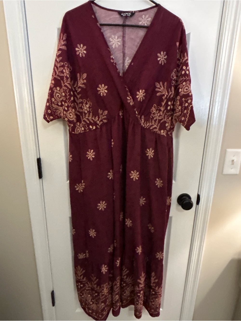 BloomChic Burgundy Surplice V-Neck Gold Floral Maxi Dress Size 18/20